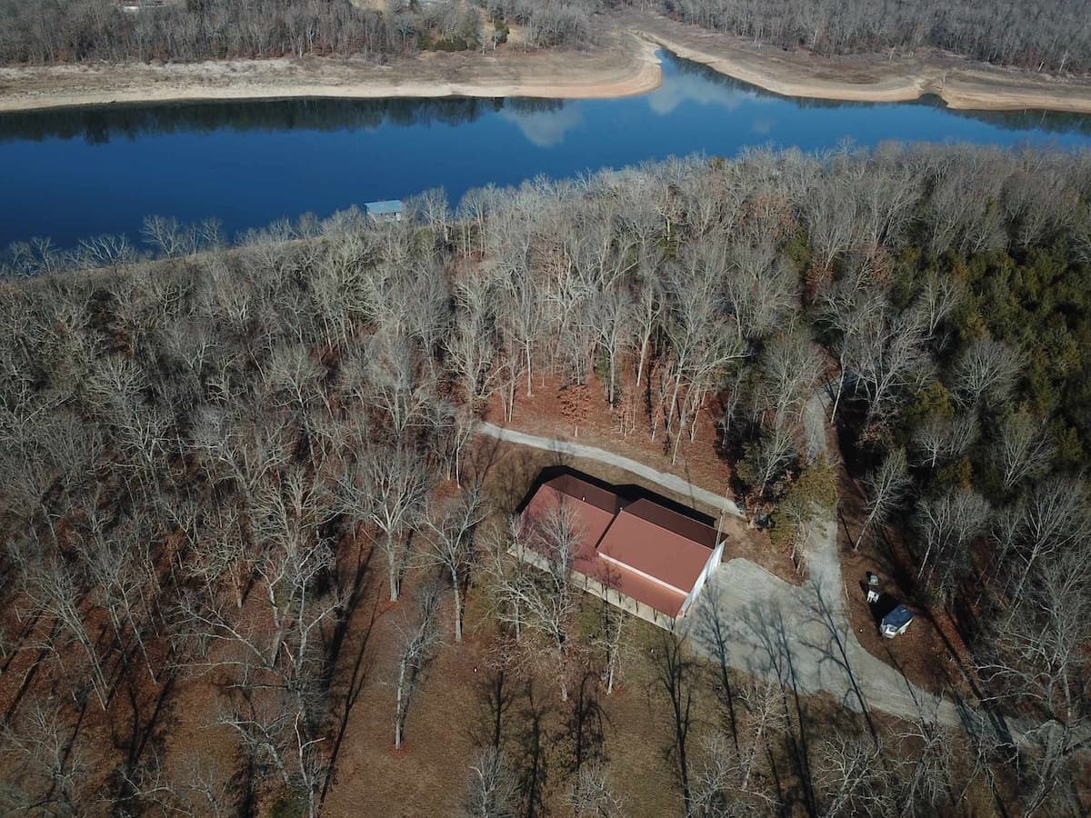 Aerial view of Trail & Shore Retreat on Bull Shoals Lake